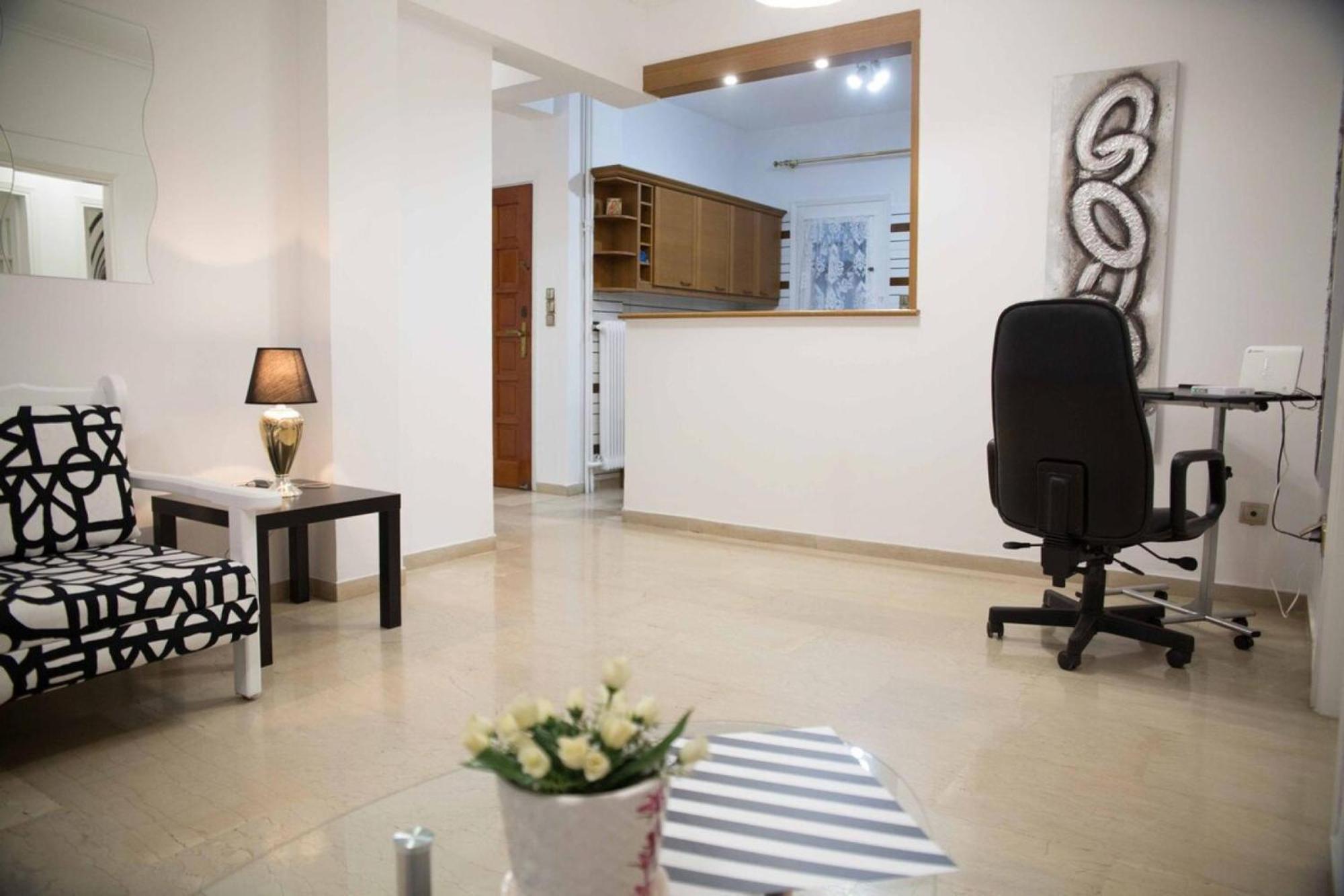 פיראוס Cozy Apartment With Sea View Next To Marina Zeas מראה חיצוני תמונה