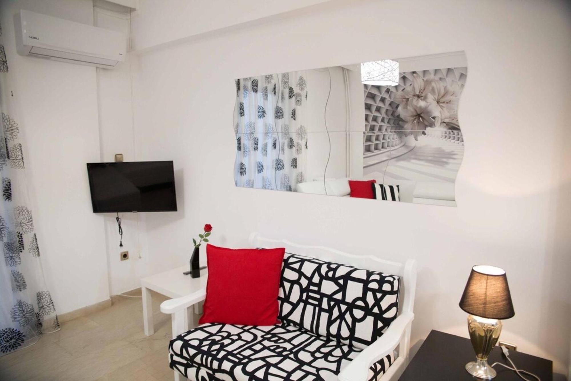 פיראוס Cozy Apartment With Sea View Next To Marina Zeas מראה חיצוני תמונה