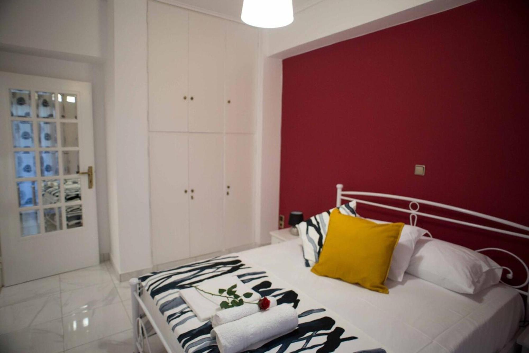 פיראוס Cozy Apartment With Sea View Next To Marina Zeas מראה חיצוני תמונה
